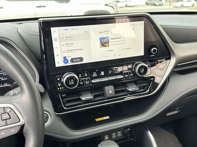 Used 2024  Toyota Limited image 19