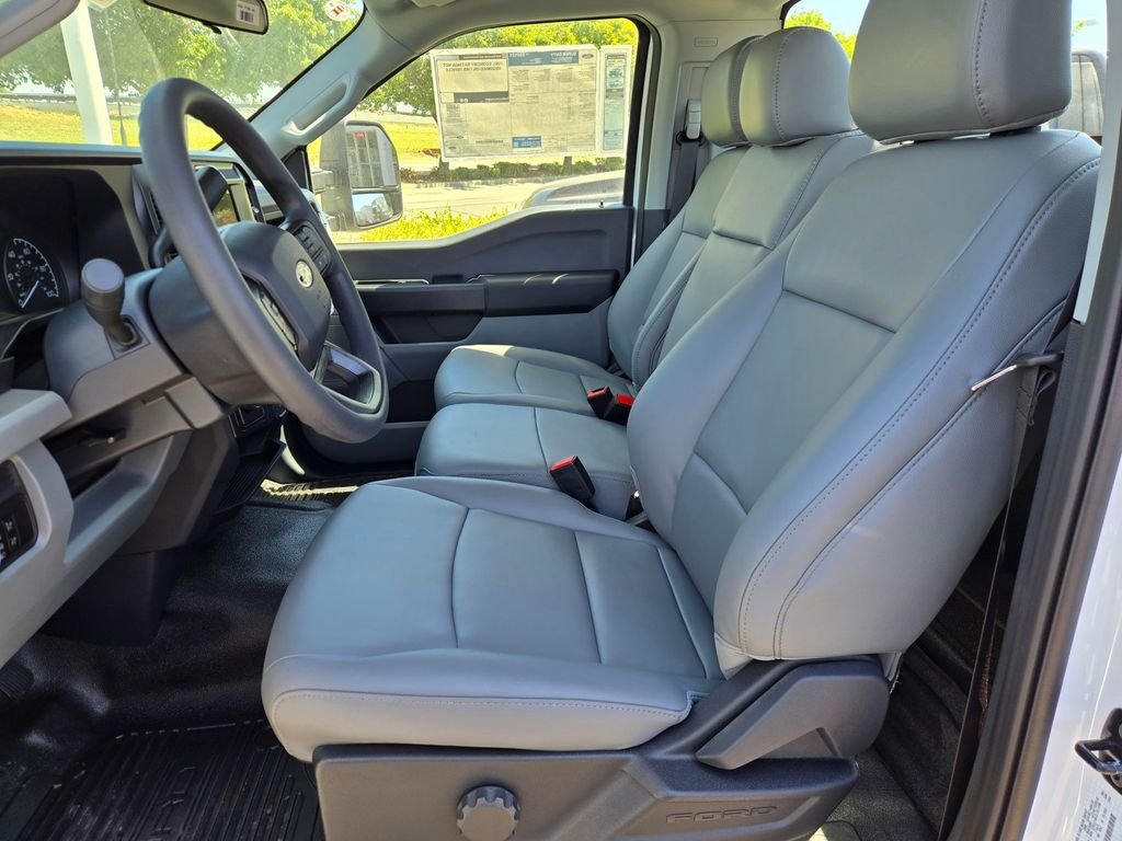 New 2026 Oxford White Ford F-350® XL image 6