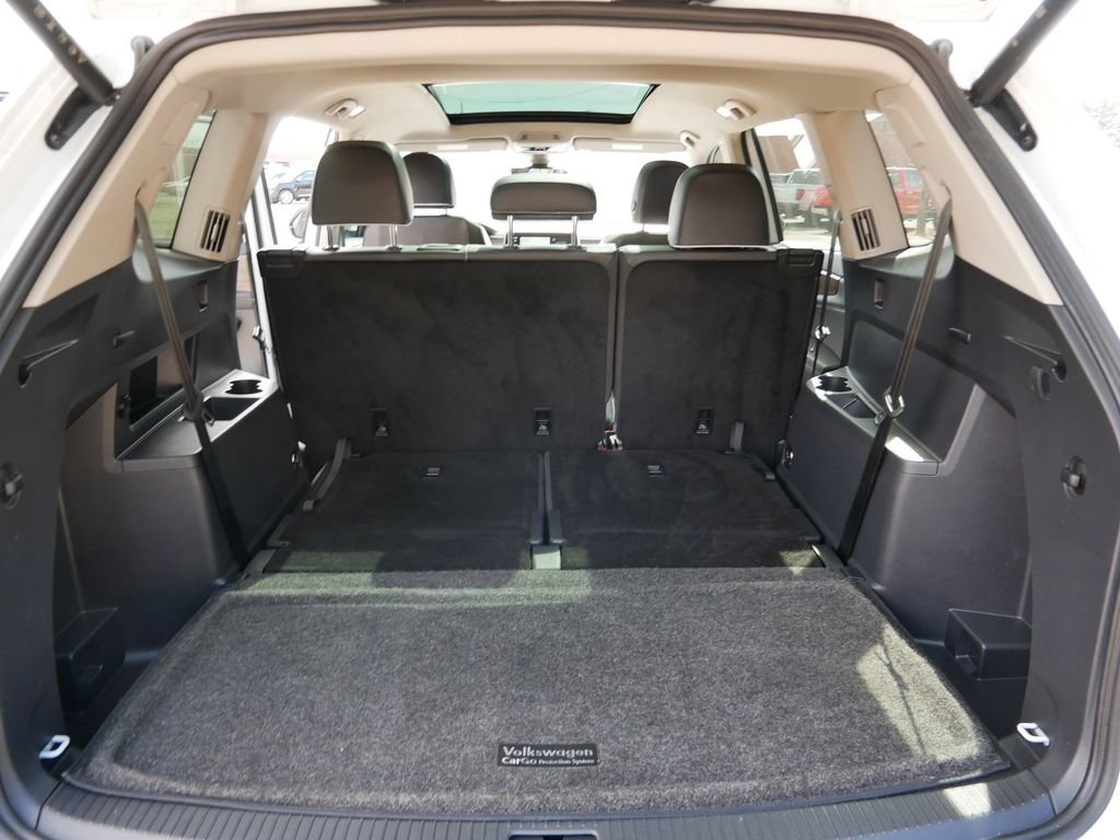 Certified Used 2024  Volkswagen 2.0T SEL Premium R-Line image 10