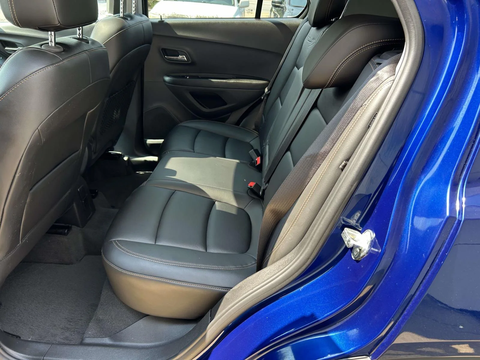 Used 2017 Blue Chevrolet FWD 4dr Premier image 9