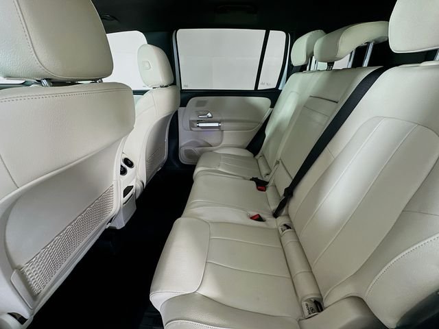 New 2026 Polar White Mercedes-Benz GLB 250 image 24