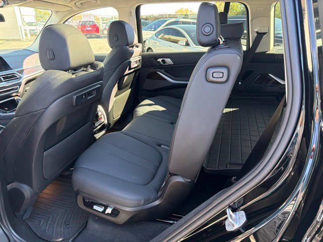 Used 2021 Jet Black BMW xDrive40i image 12