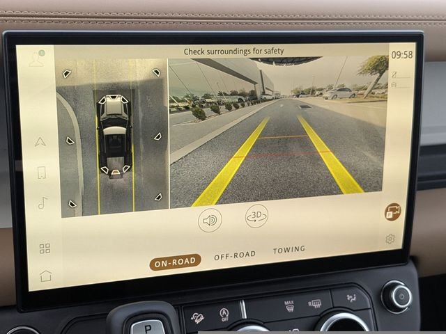New 2026 Woolstone Green Land Rover X-Dynamic SE image 24