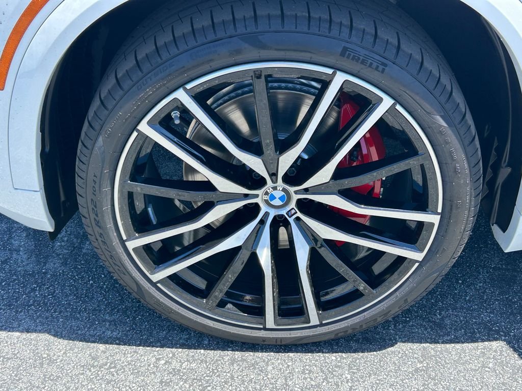 New 2026 Mineral White Metallic BMW xDrive40i image 9