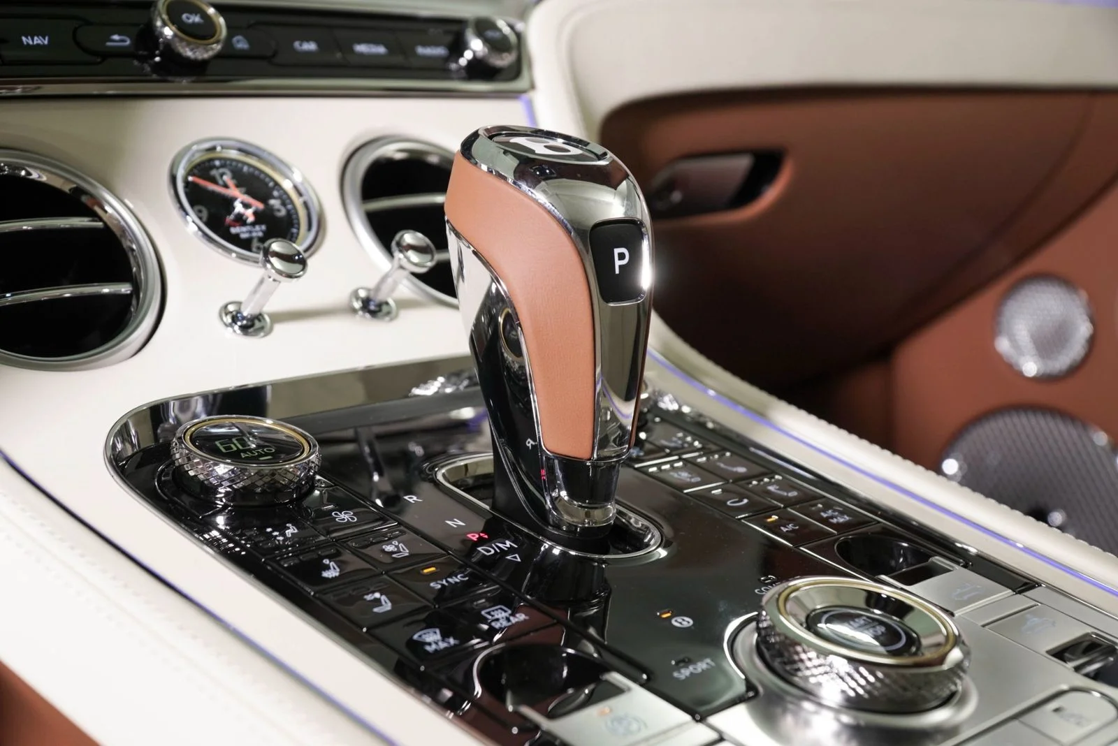 New 2026 White Bentley  image 21