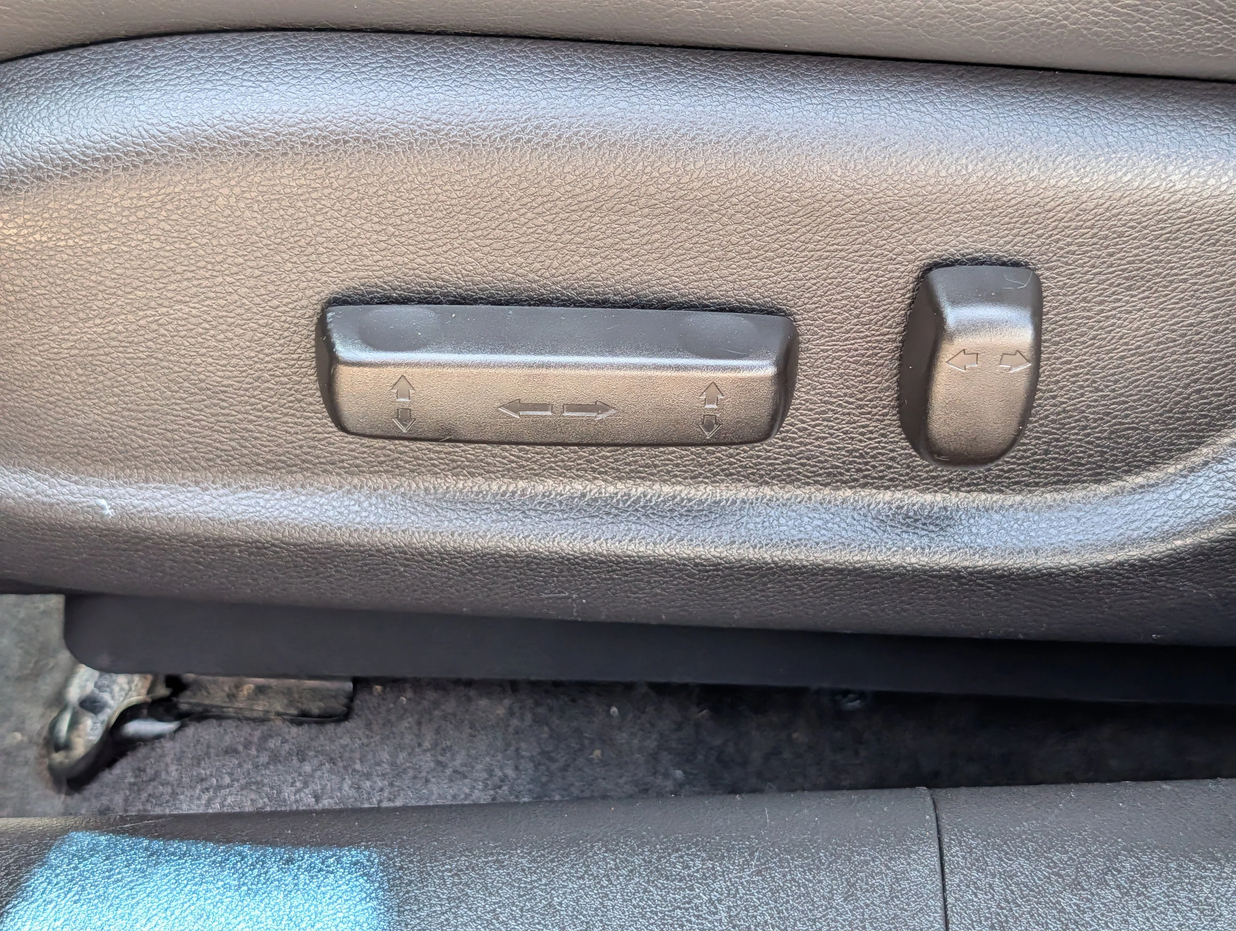 Used 2010 Palladium Metallic Acura  image 20