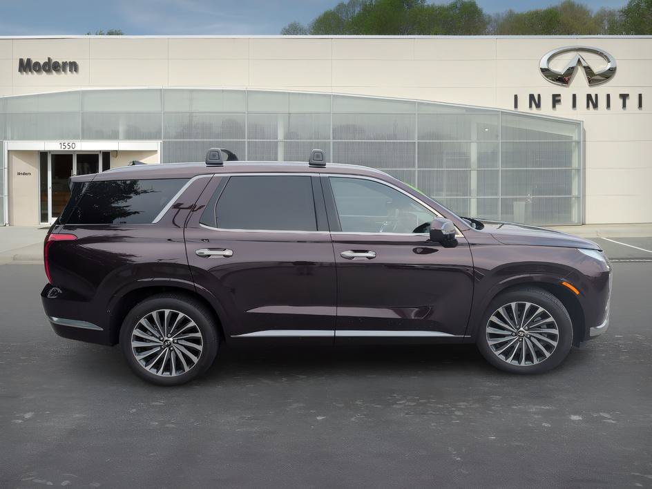 Used 2025 Sierra Burgundy Hyundai Calligraphy image 3