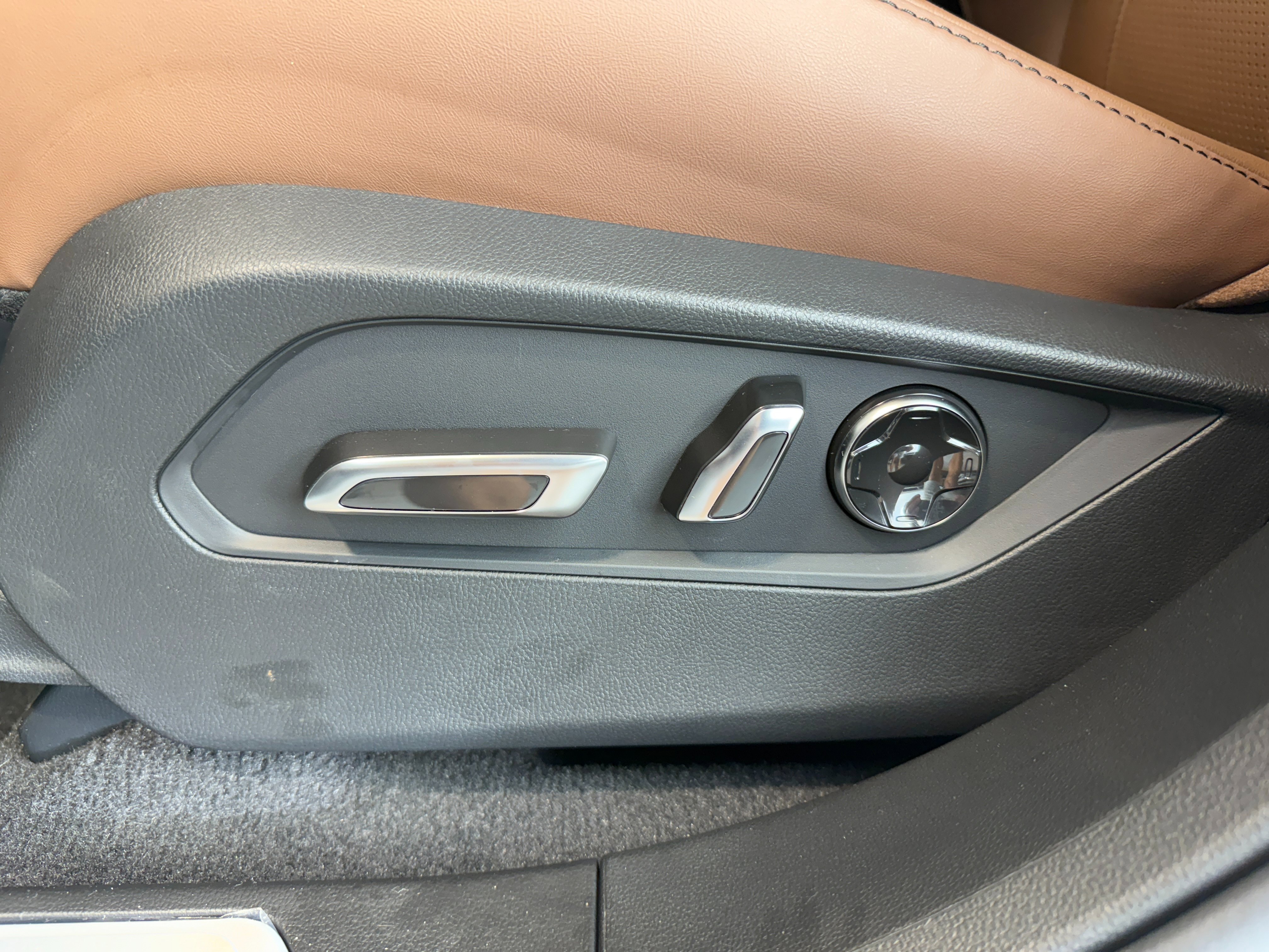 New 2026 Liquid Carbon Metallic Acura w/Technology Package image 15