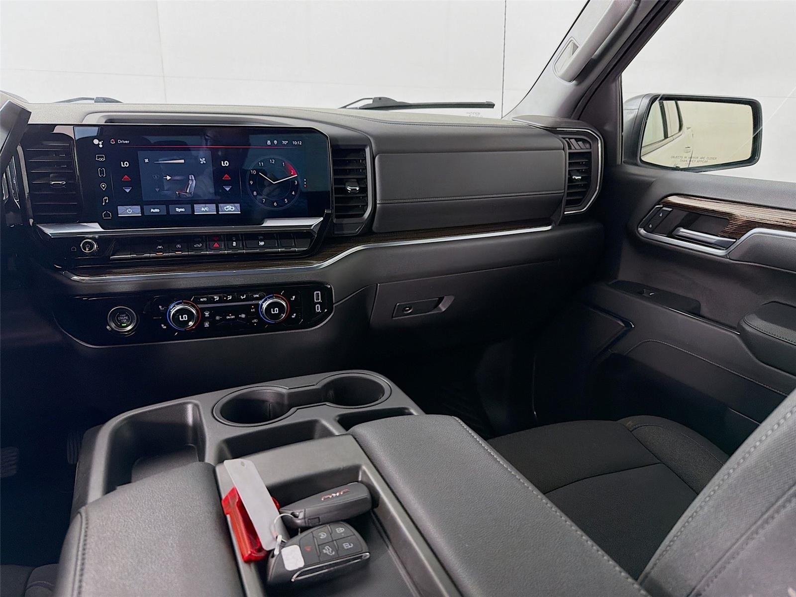 Used 2024 Summit White GMC Elevation image 23