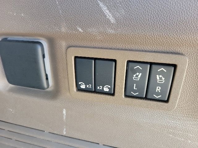 2024 GMC Yukon XL Denali - Photo 31