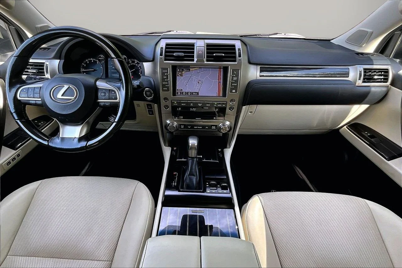Used 2020  Lexus 460 image 15