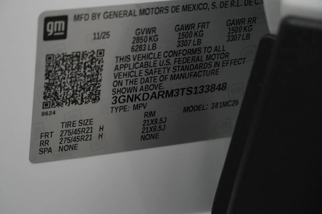 New 2026 Summit White Chevrolet LT image 41