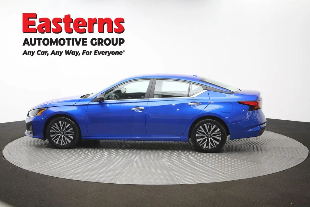 Used 2025 Blue Nissan 2.5 SV image 59