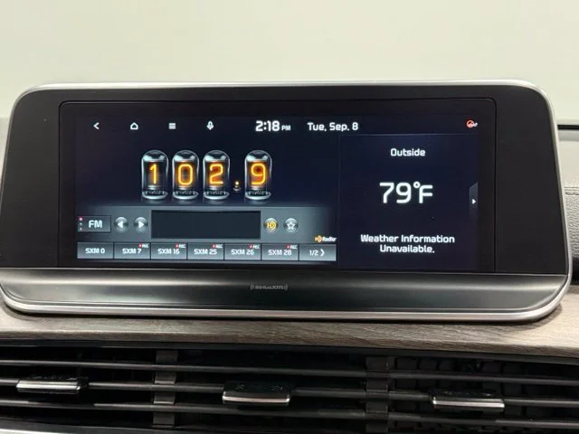 Used 2022 Black Kia EX image 20
