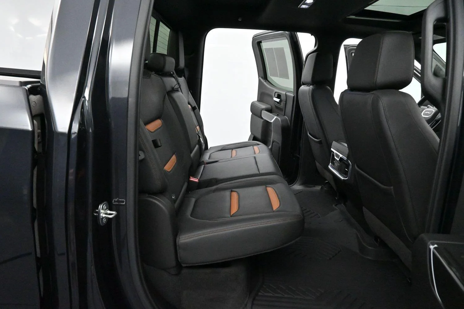 Used 2020 CARBON BLACK METALLIC GMC AT4 image 34