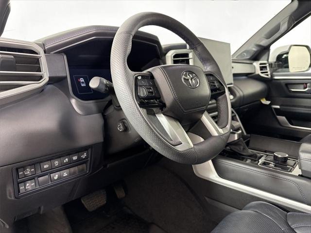 Certified Used 2025 WIND CHILL PEARL Toyota  image 4