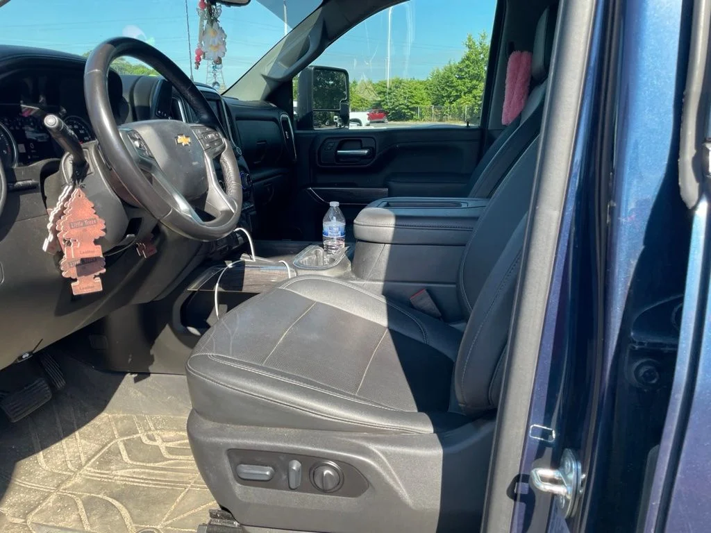 Used 2022 Blue Chevrolet LTZ image 17