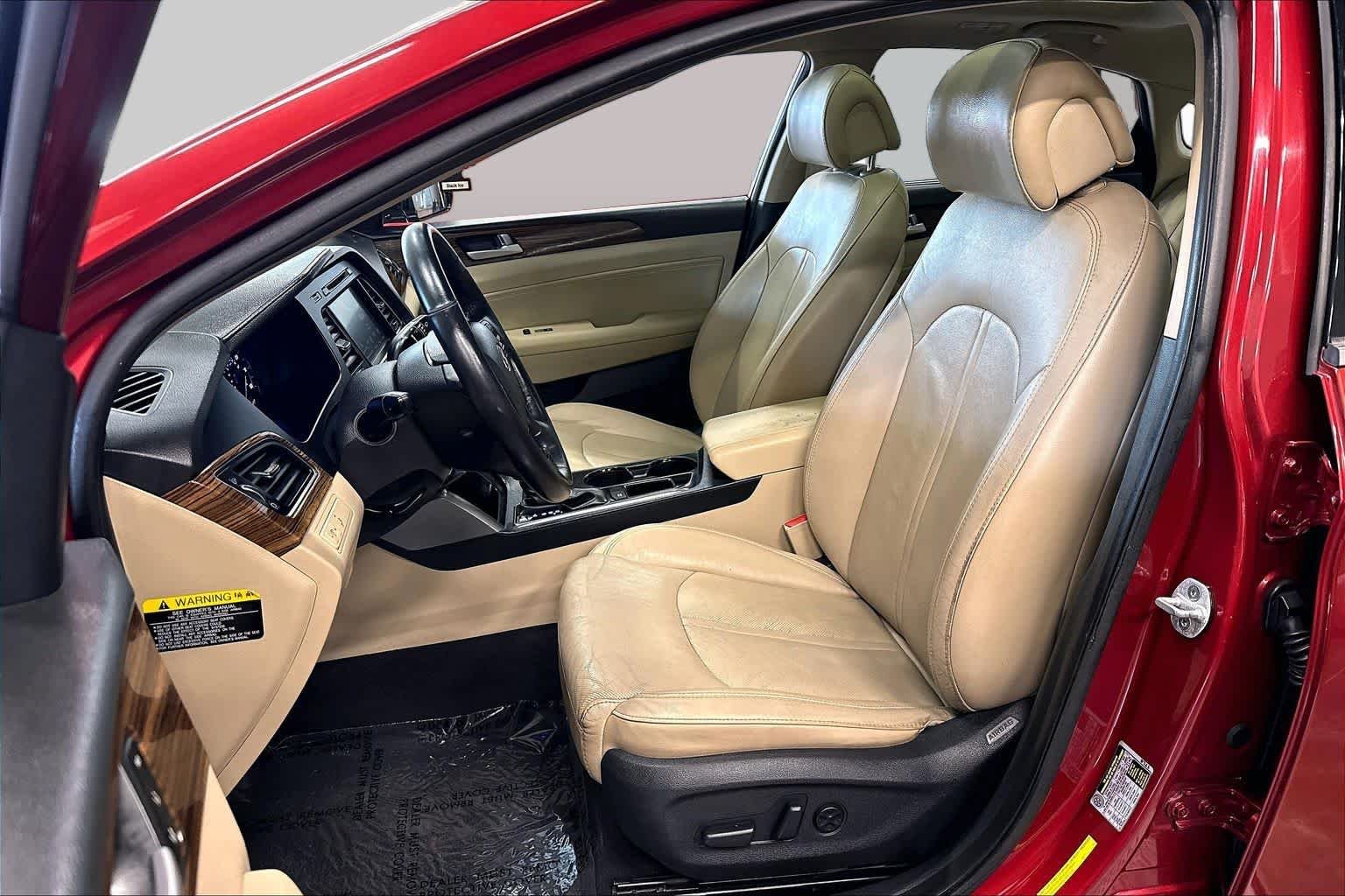 Used 2016 Venetian Red Hyundai 2.4L Limited image 8