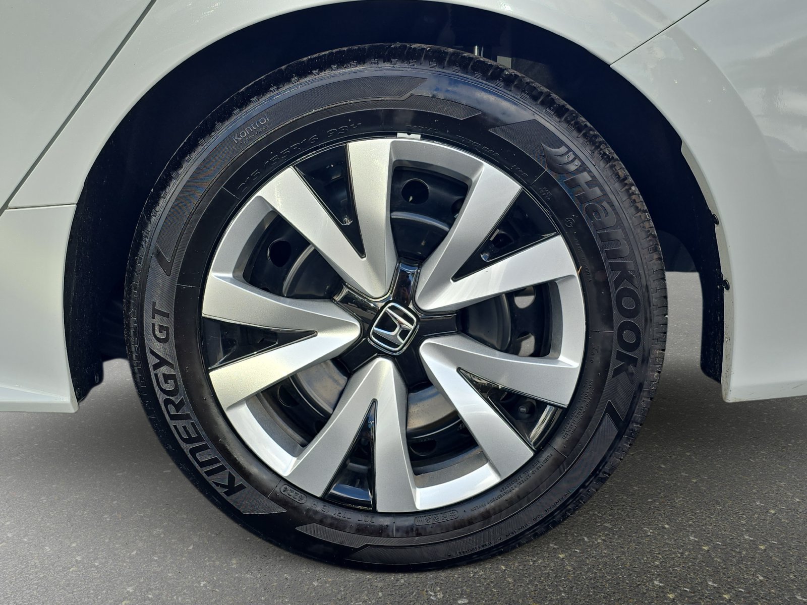 Used 2025 White Honda LX image 14