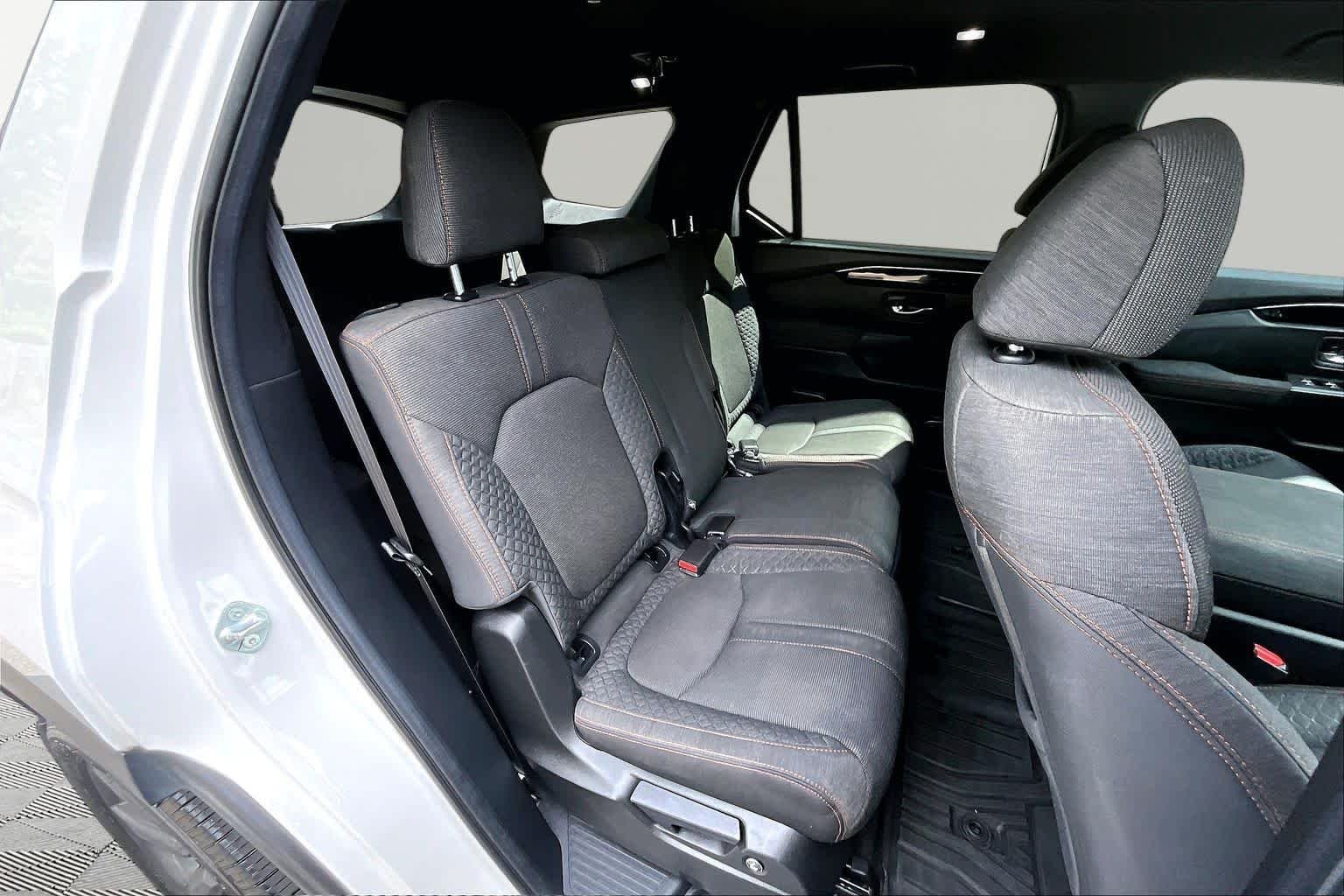 Used 2025 Platinum White Pearl Honda Sport image 20