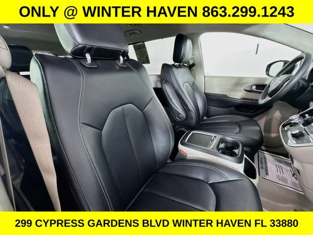 Used 2024 Red Chrysler Touring L image 28