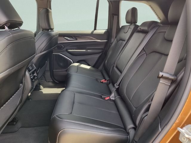 New 2026 Copper Shino Metallic Clear-Coat Exterior Paint Jeep Limited Reserve image 30