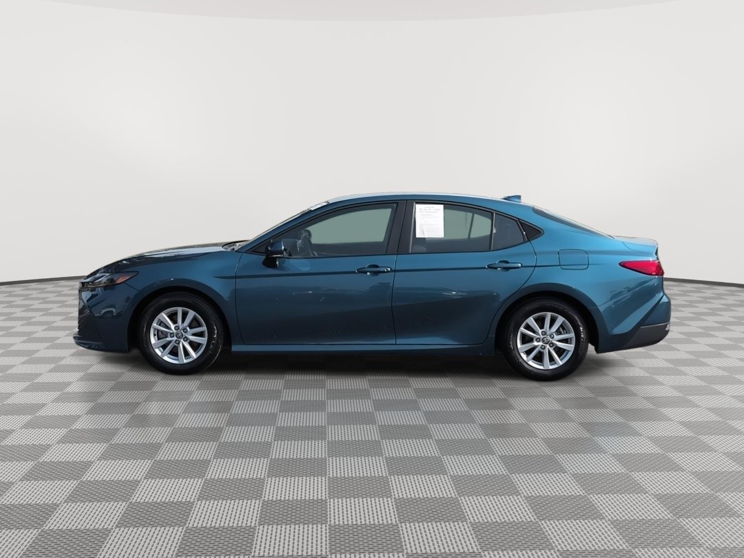 Used 2025 Ocean Gem Toyota LE image 8