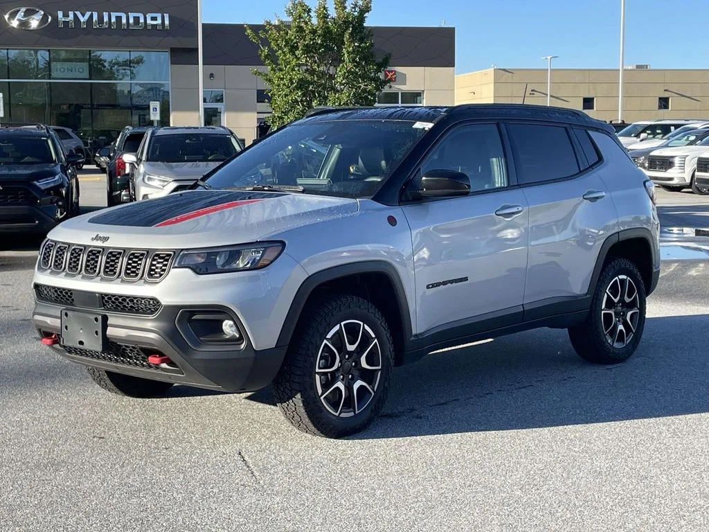 Used 2024 Silver Zynith Metallic Clearcoat Jeep Trailhawk image 25