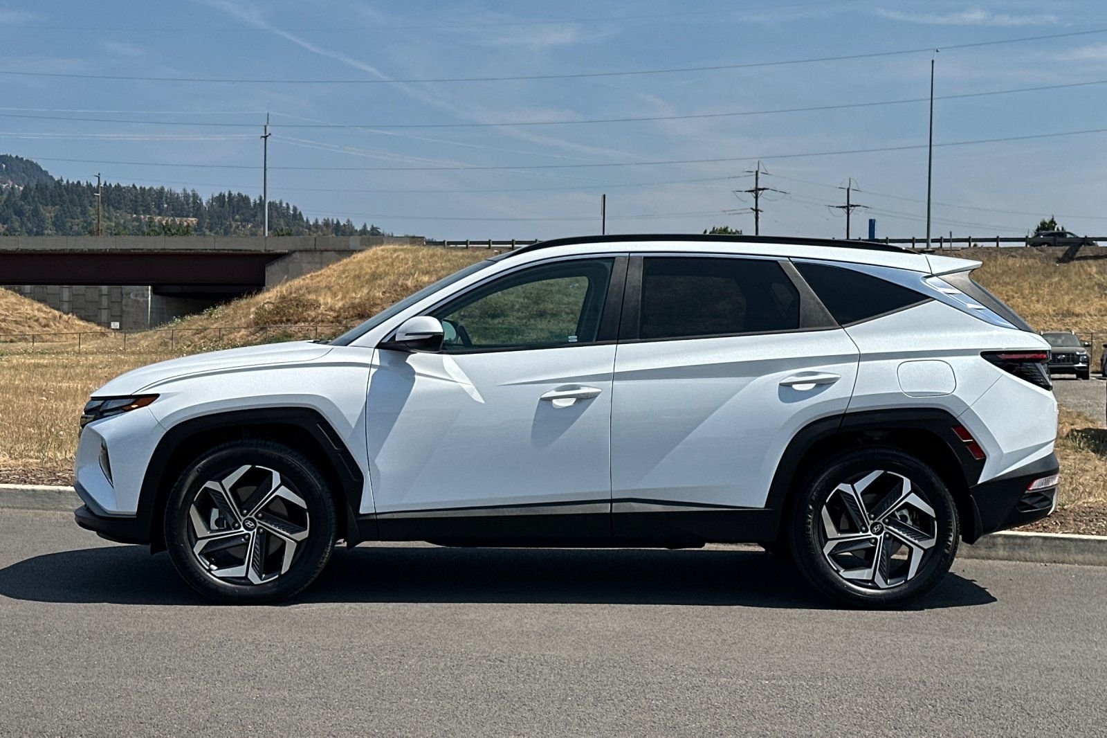 Used 2024 White Hyundai SEL Convenience image 6