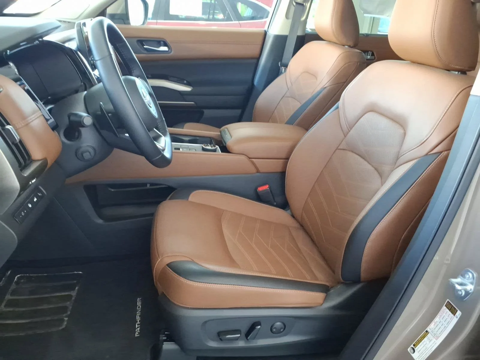 Certified Used 2025 Baja Storm Nissan Platinum image 12