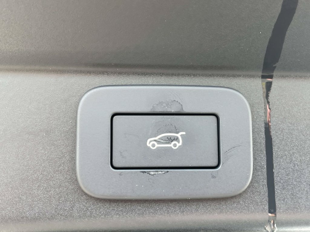 New 2026 Fuji White Land Rover Dynamic SE image 17