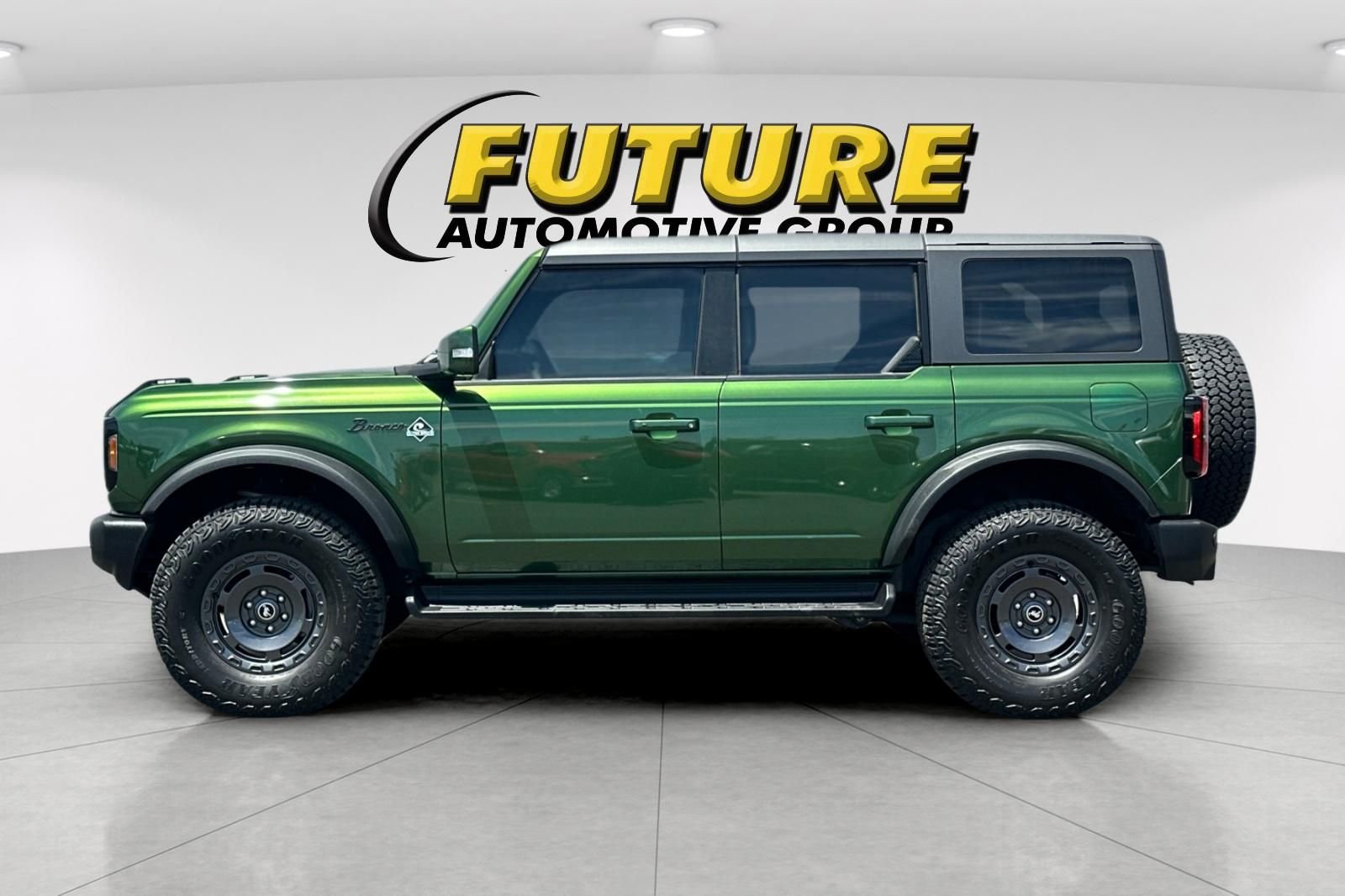Used 2025 Green Ford Outer Banks image 6