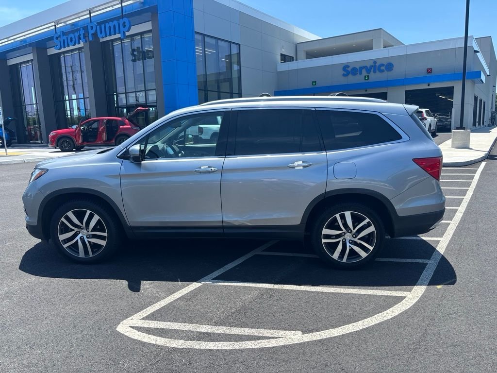 2017 Honda Pilot 2WD Touring's photo