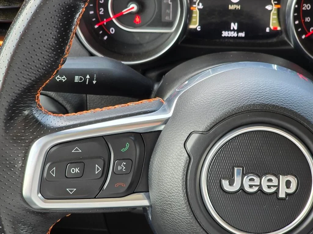 Used 2022 Red Jeep Mojave image 15