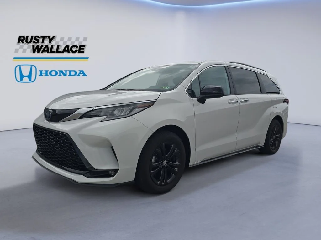 Used 2024 Ice Cap Toyota XSE image 1