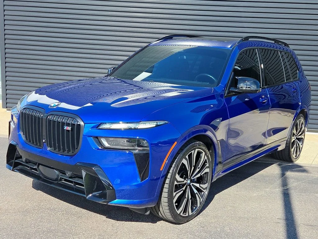 2025 BMW X7 M60i's photo