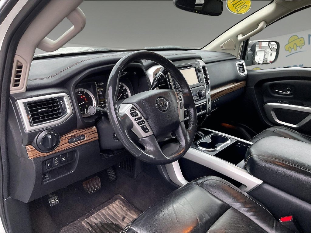 Used 2017 White Nissan SL image 8