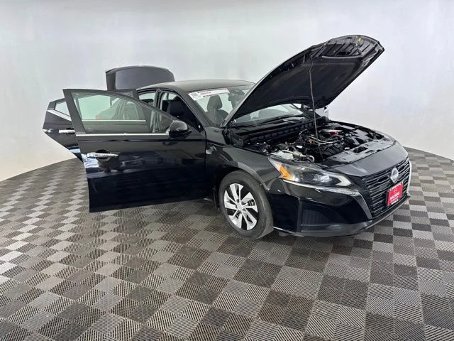 Used 2023 Black Nissan 2.5 S image 12