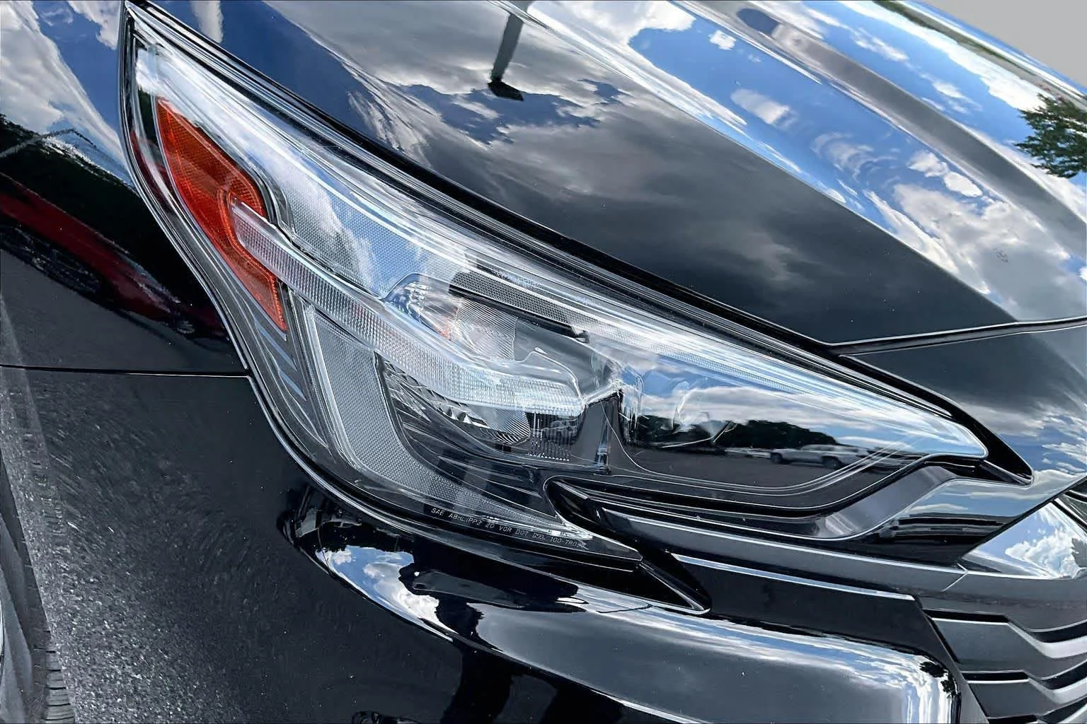 Used 2023 Crystal Black Silica Subaru Premium image 27
