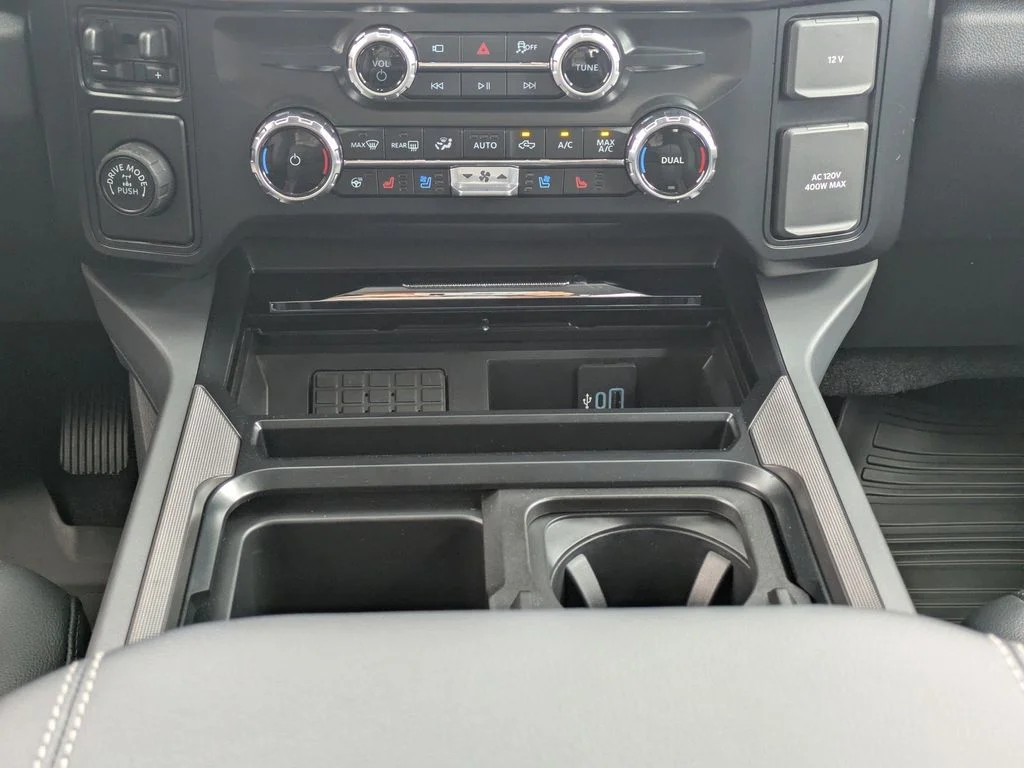 New 2026 Oxford White Ford Lariat image 19