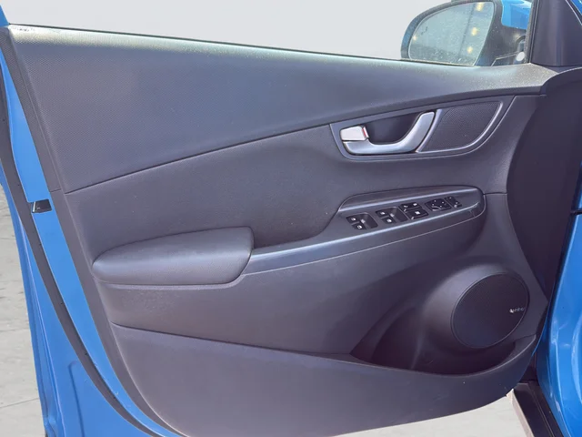 Used 2019 Blue Hyundai Ultimate image 24