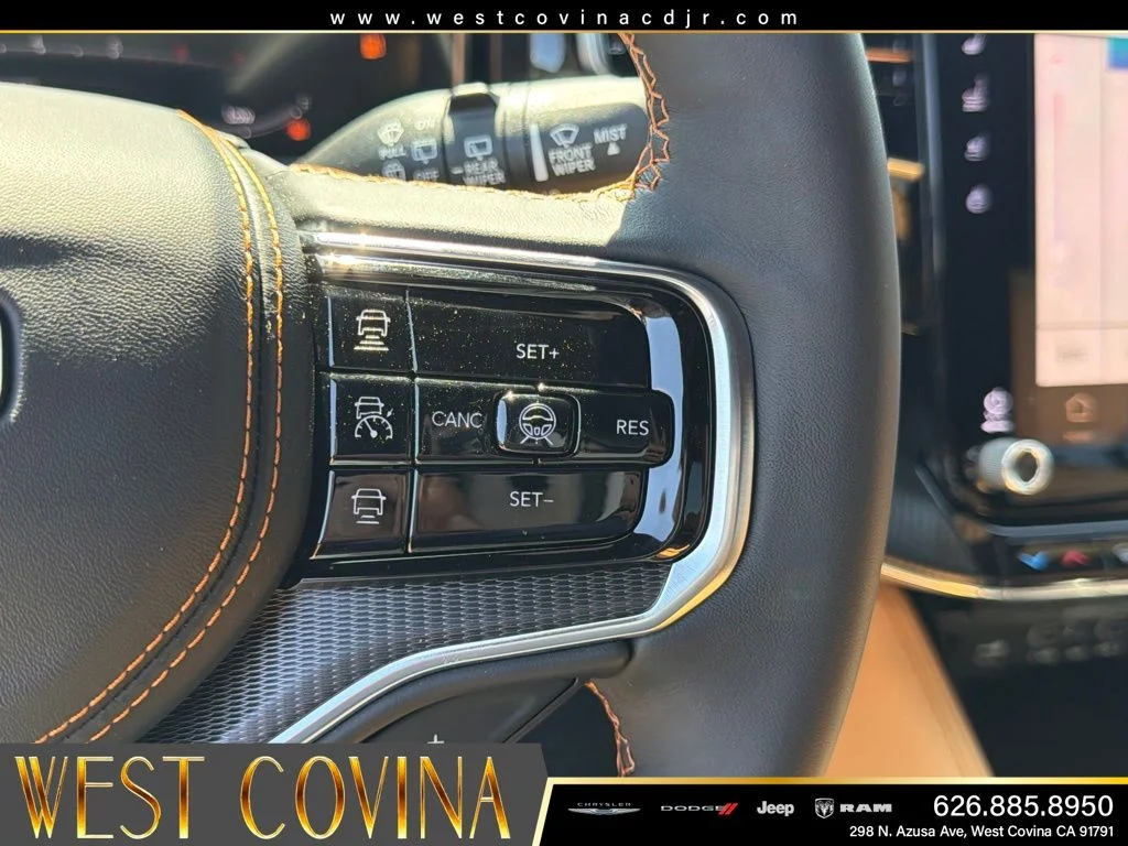 New 2026 High Gloss Black Exterior Paint Jeep Summit Reserve image 24