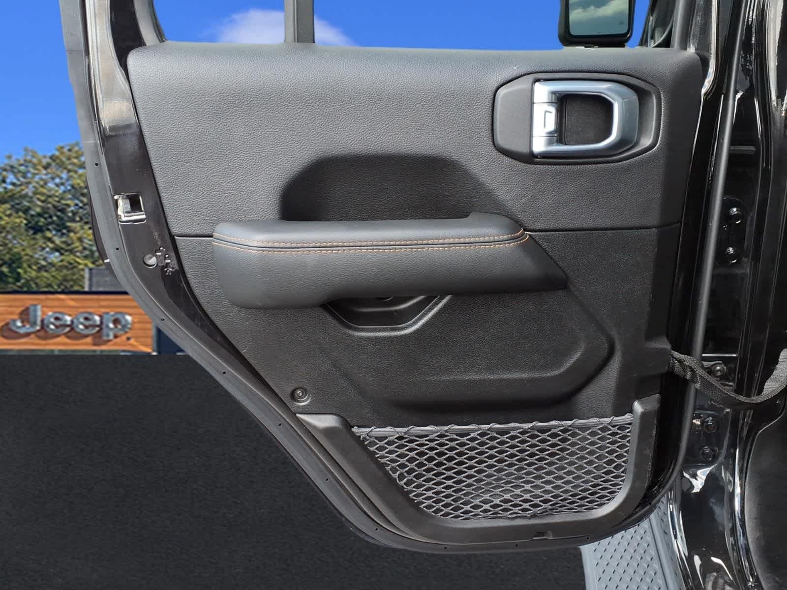 Used 2023 Black Clearcoat Jeep High Altitude image 27