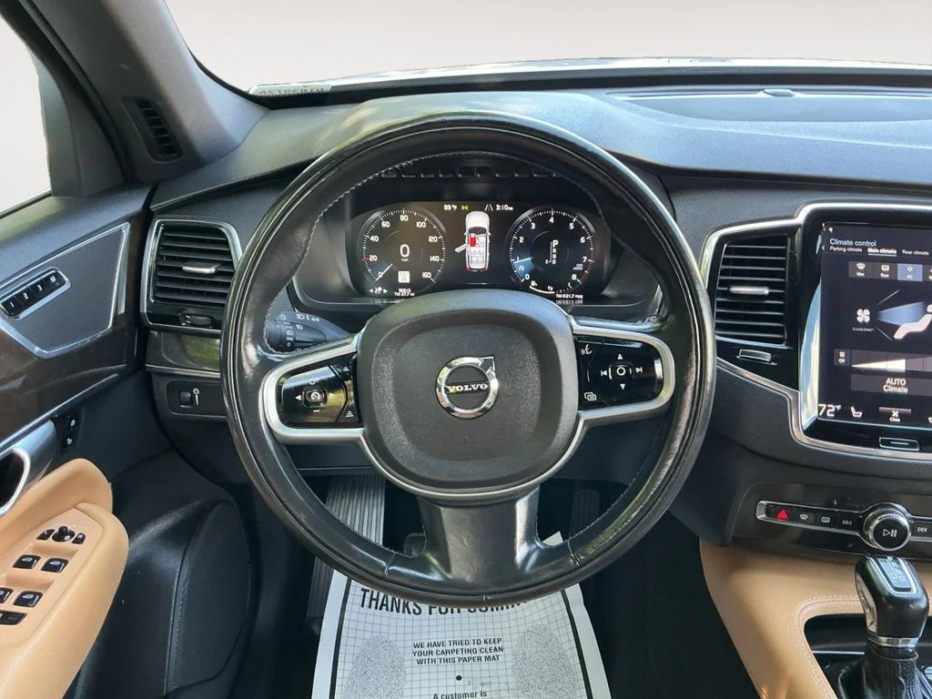 Used 2018 White Volvo T6 Momentum image 13