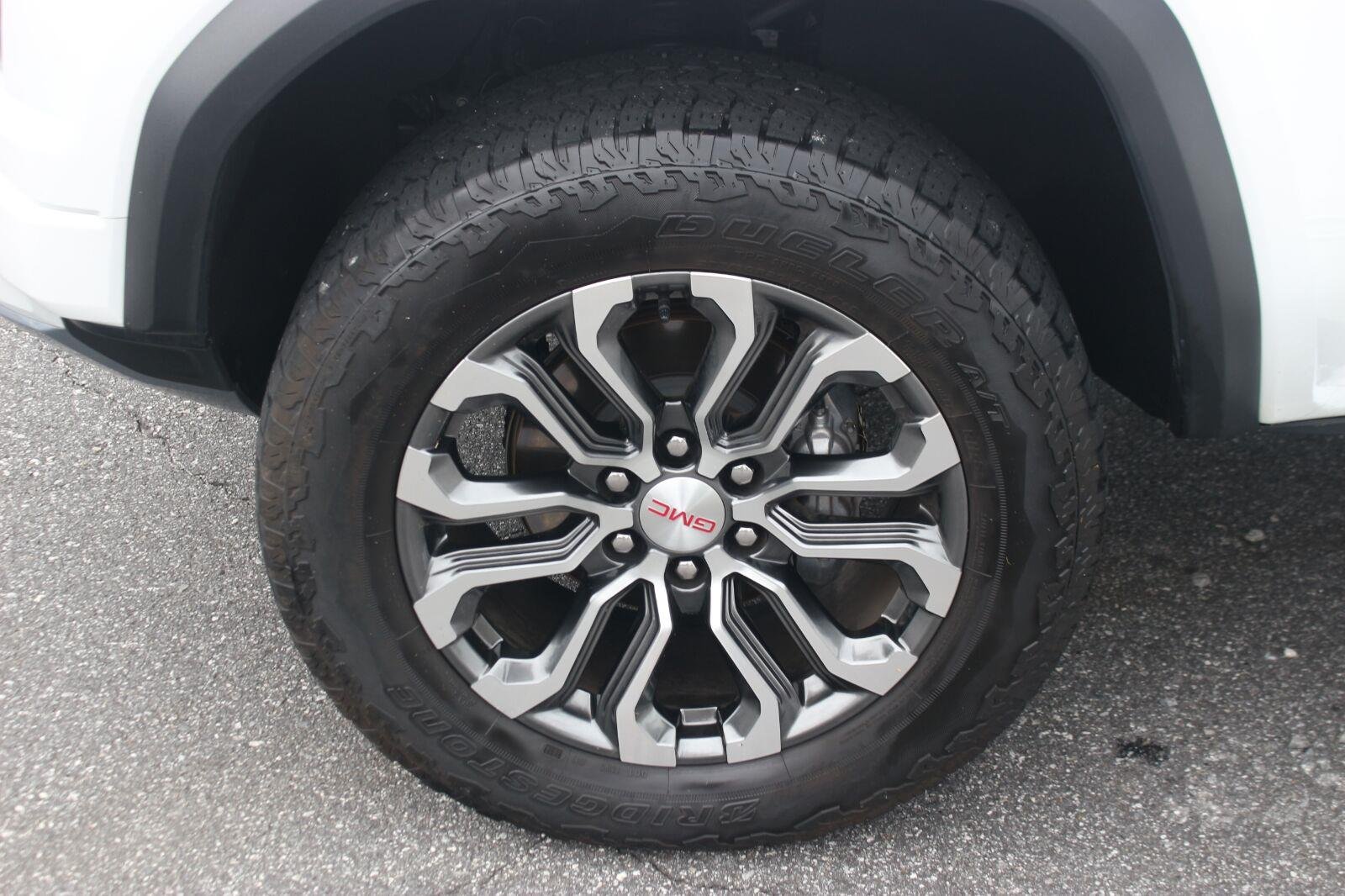 Used 2024 Summit White GMC Denali image 40