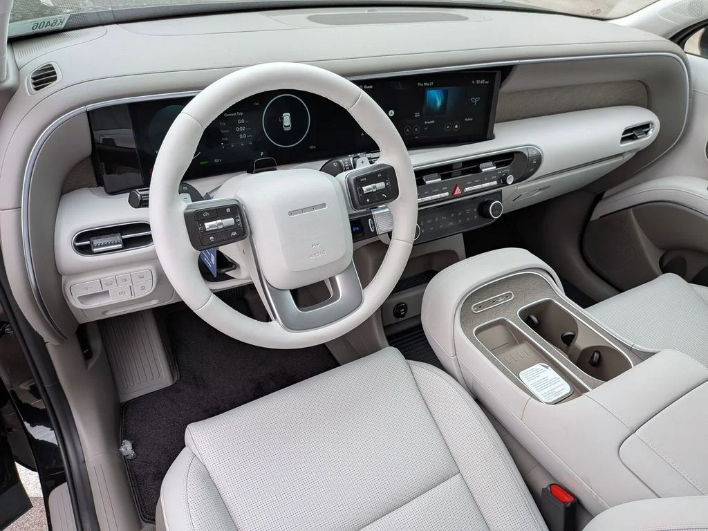 New 2026 Black Hyundai SEL Premium image 10
