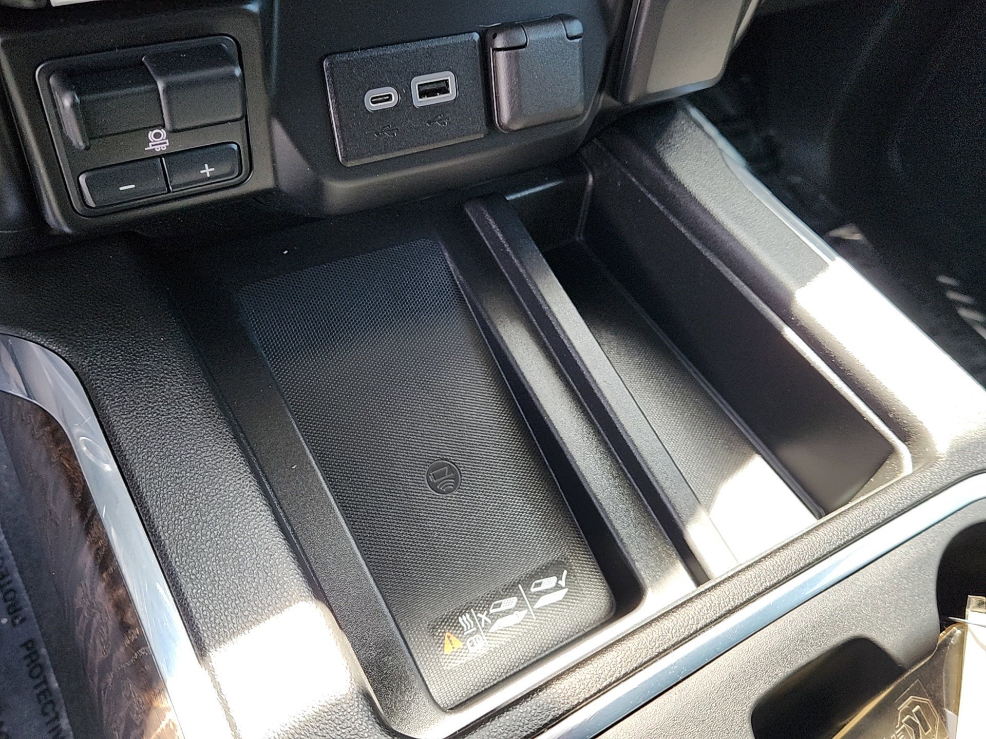 Used 2021 Hunter Metallic GMC Denali image 18