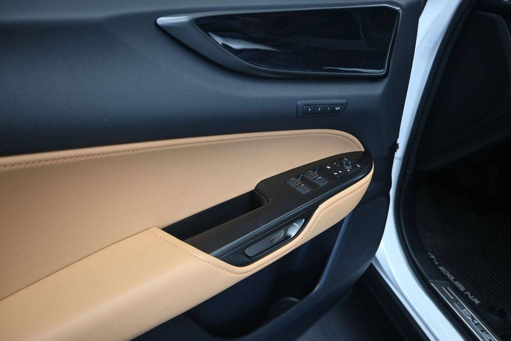 2025 Lexus NX 350 - Photo 11