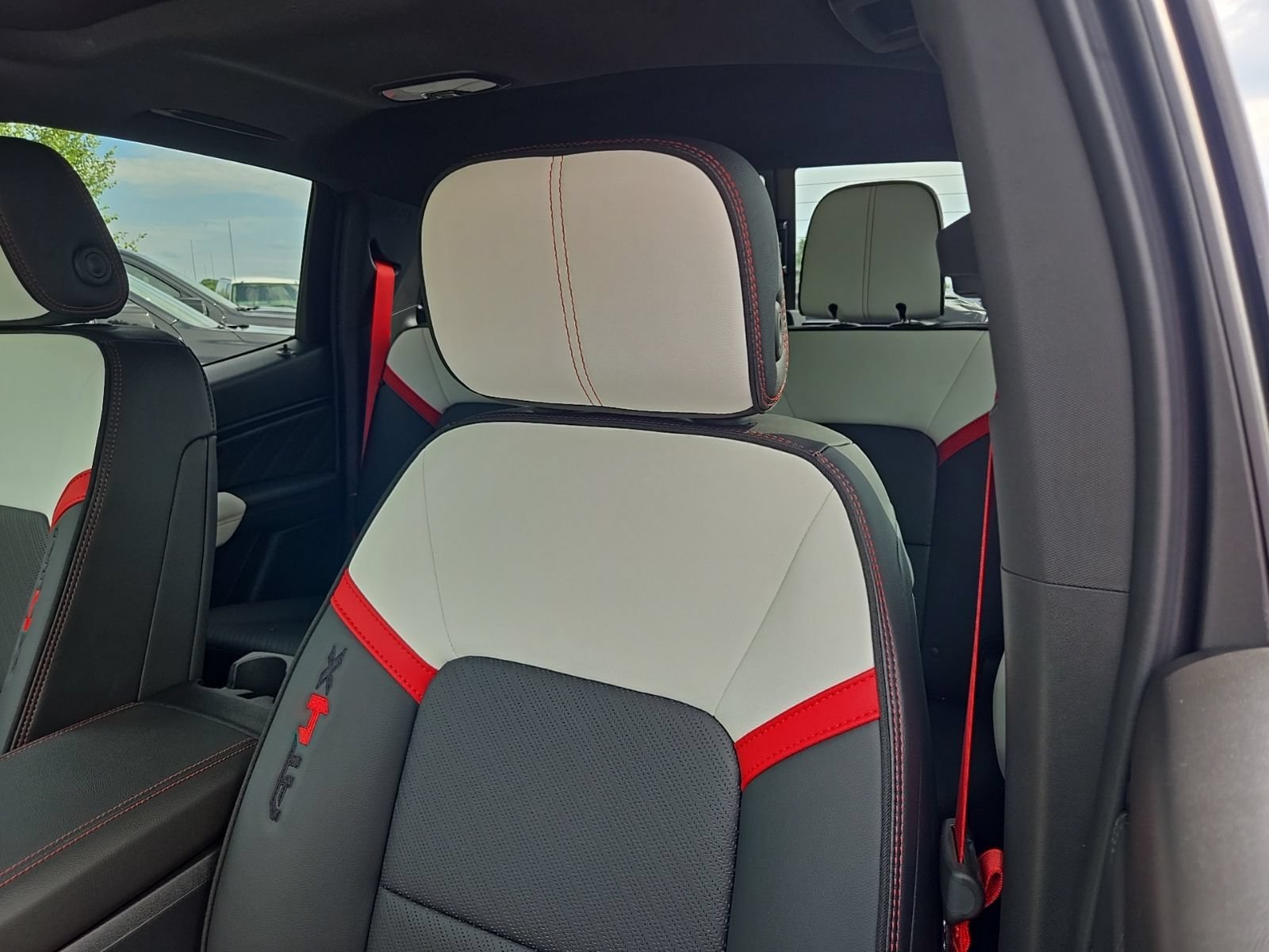 2026 GMC Canyon AT4X - Photo 20