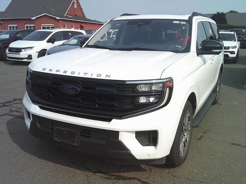 Used 2025 Oxford White Ford Active image 2